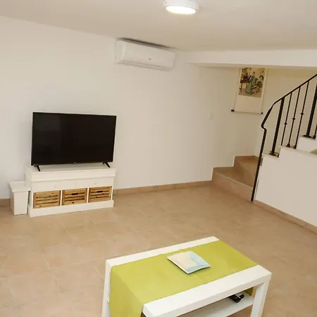 Authentic Holiday Overlooking The Bay Holiday home Vodice