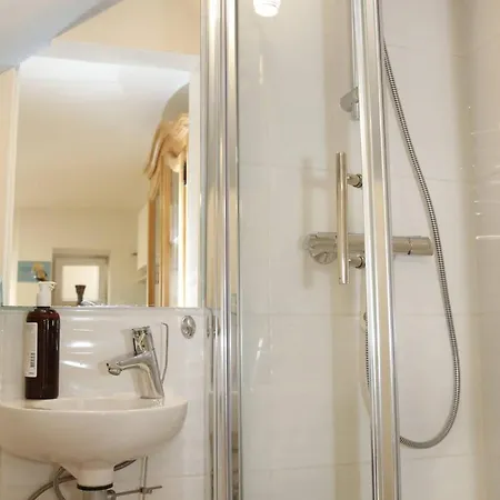 Authentic Holiday Overlooking The Bay Holiday home