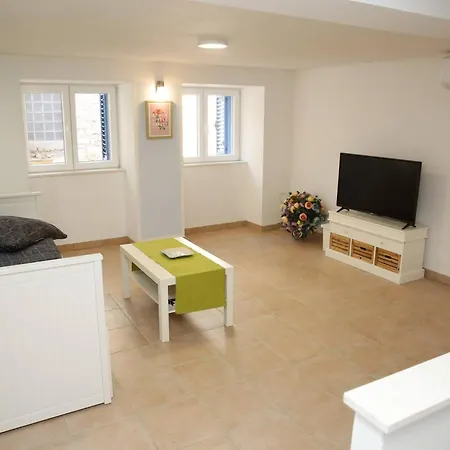Authentic Holiday Overlooking The Bay Holiday home *