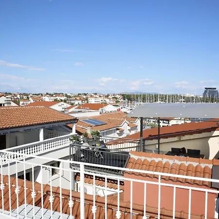 Authentic Holiday Overlooking The Bay Holiday home *