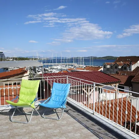 Holiday home Authentic Holiday Overlooking The Bay